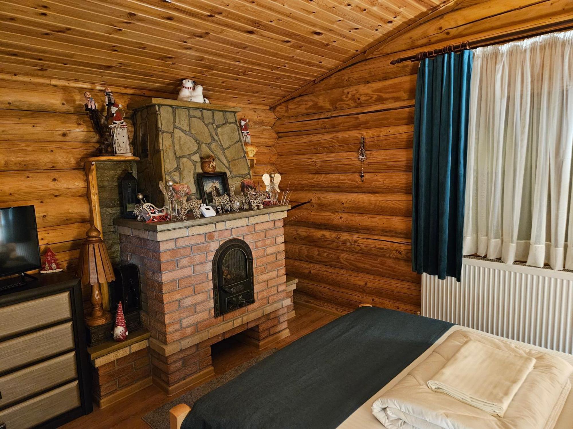 Cabana Alesia, Relaxare La Poalele Raraului Campulung Moldovenesc Ngoại thất bức ảnh