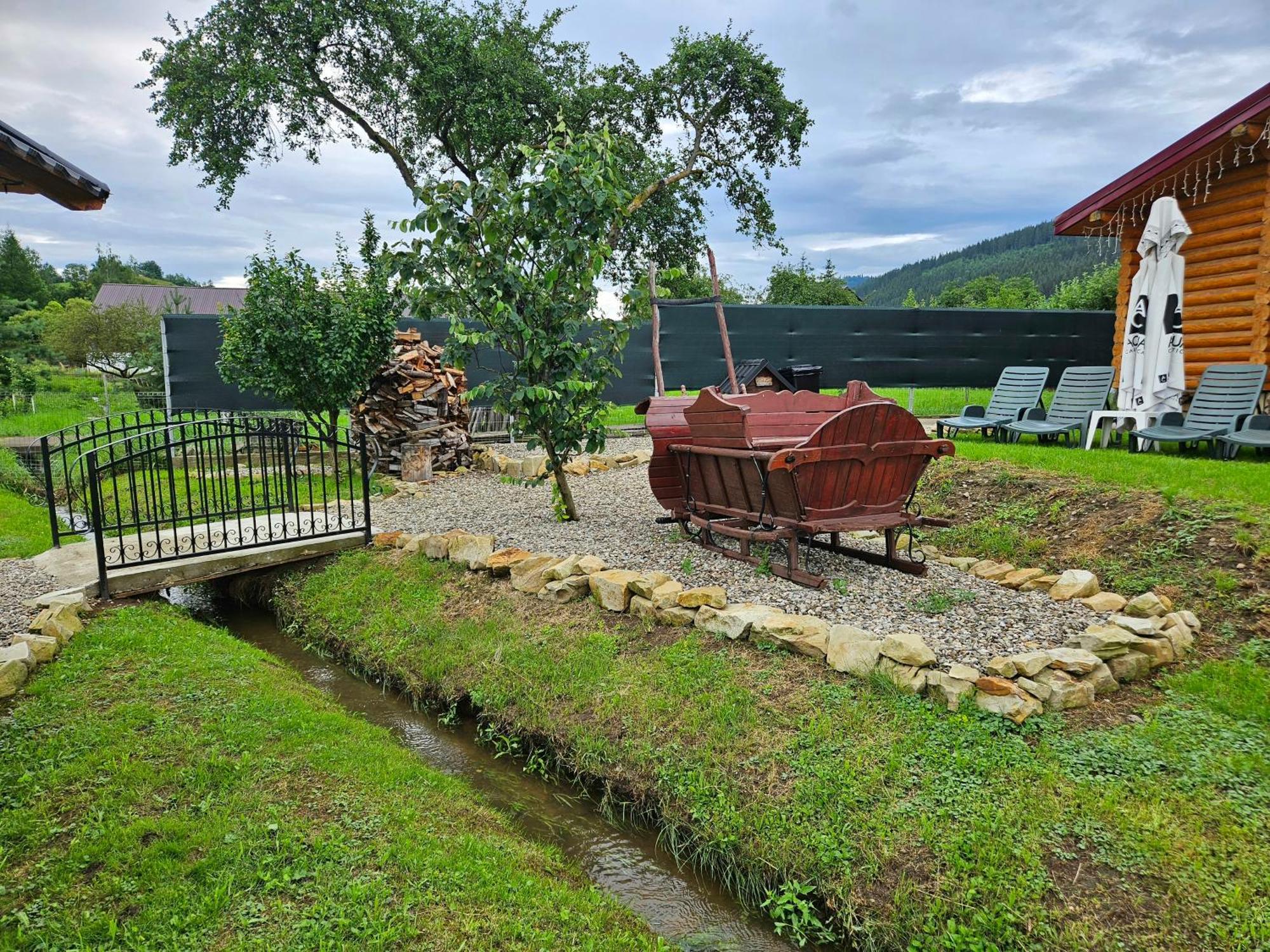 Cabana Alesia, Relaxare La Poalele Raraului Campulung Moldovenesc Ngoại thất bức ảnh